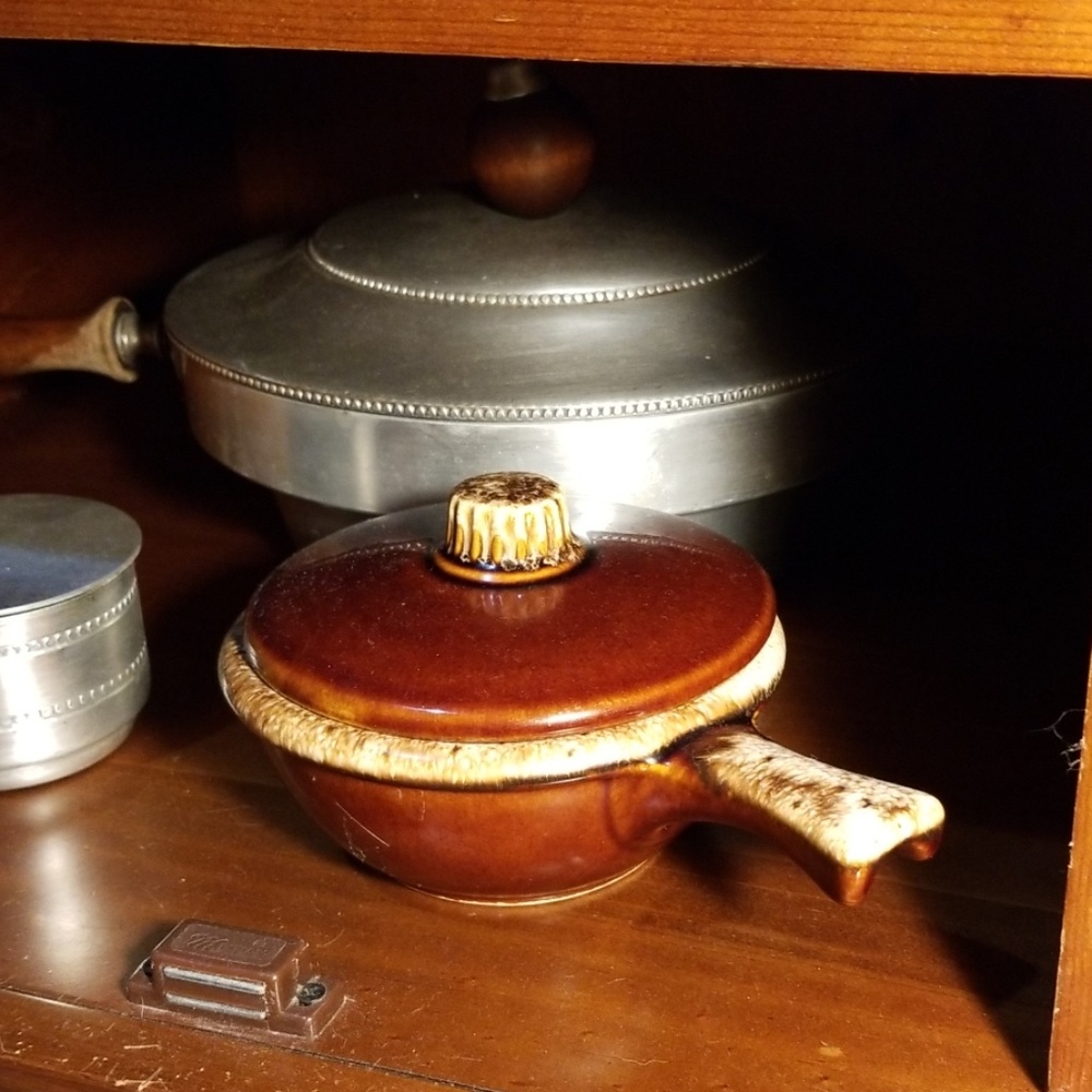 Vintage Hull Oven Proof Bean Pot With Handle & Lid